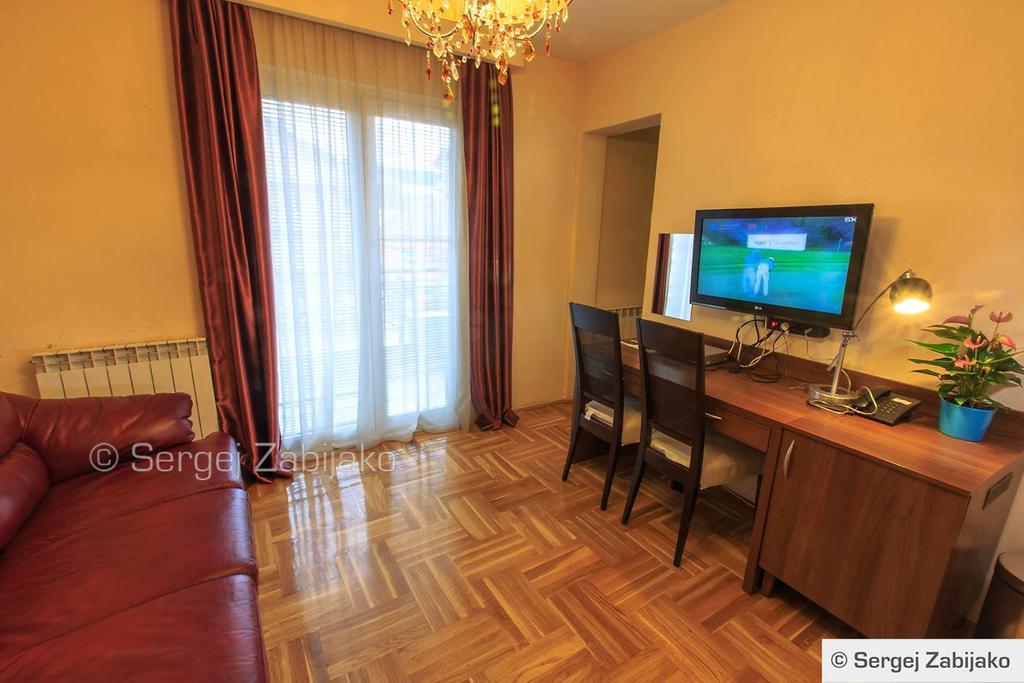 Hotel M Podgorica Bilik gambar